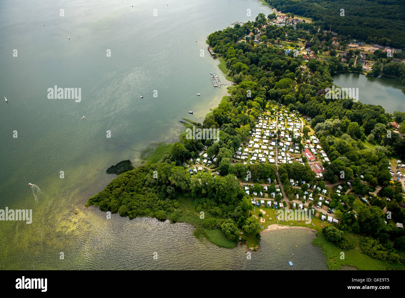 Vista aerea, campeggio acclamazione Plau, Plötzenhöhe e Seelust, Plau, Meclemburgo Lake District, Mecklenburgian Svizzera, Foto Stock