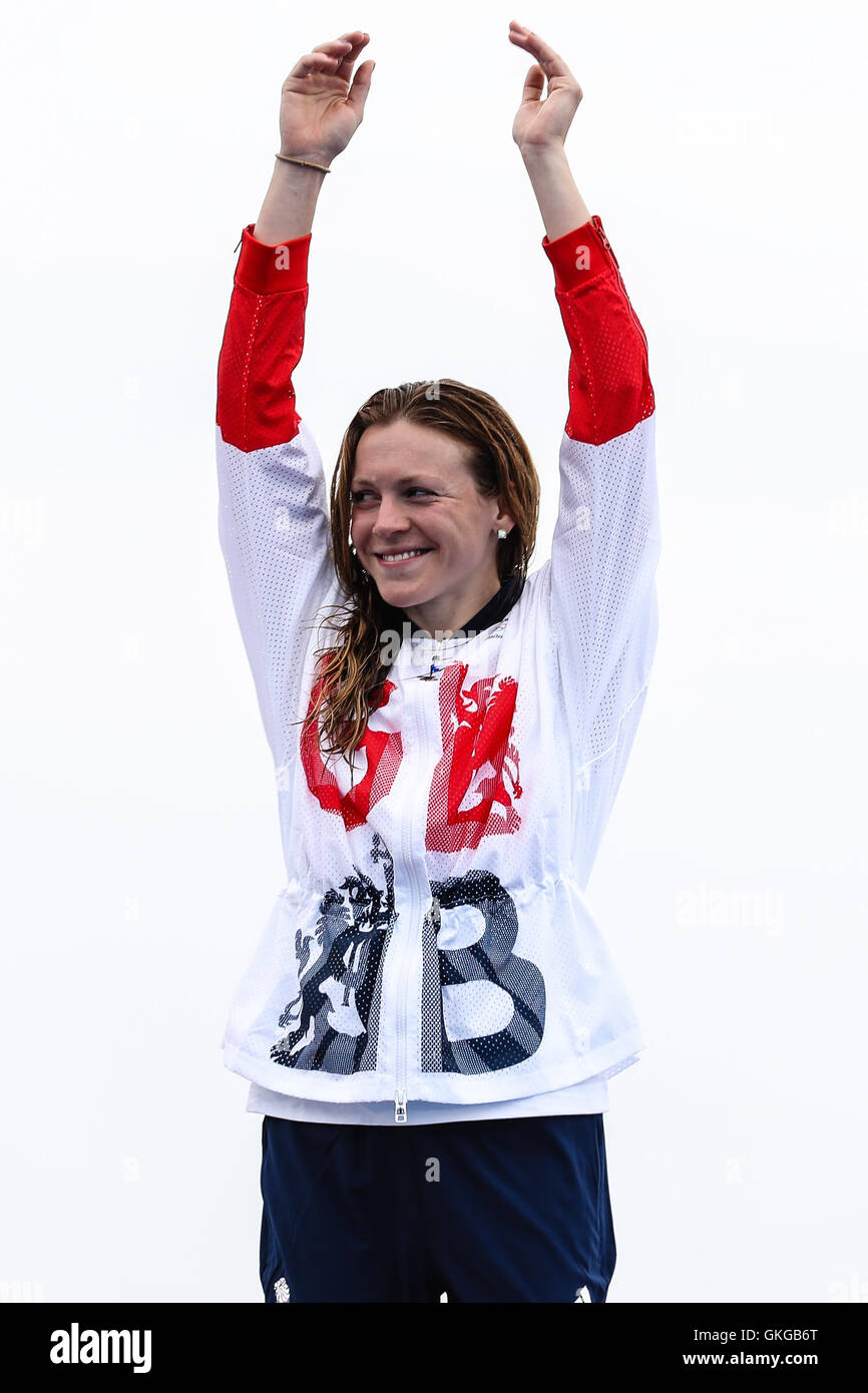 Rio De Janeiro, Brasile. 20 agosto 2016. Vicky Holland (GBR) è bronzo nel Rio Olimpiadi 2016 Triathlon svoltasi presso il Forte de Copacabana, Spiaggia di Copacabana. (Foto: Fernanda Paradizo/Fotoarena) Credito: Foto Arena LTDA/Alamy Live News Foto Stock