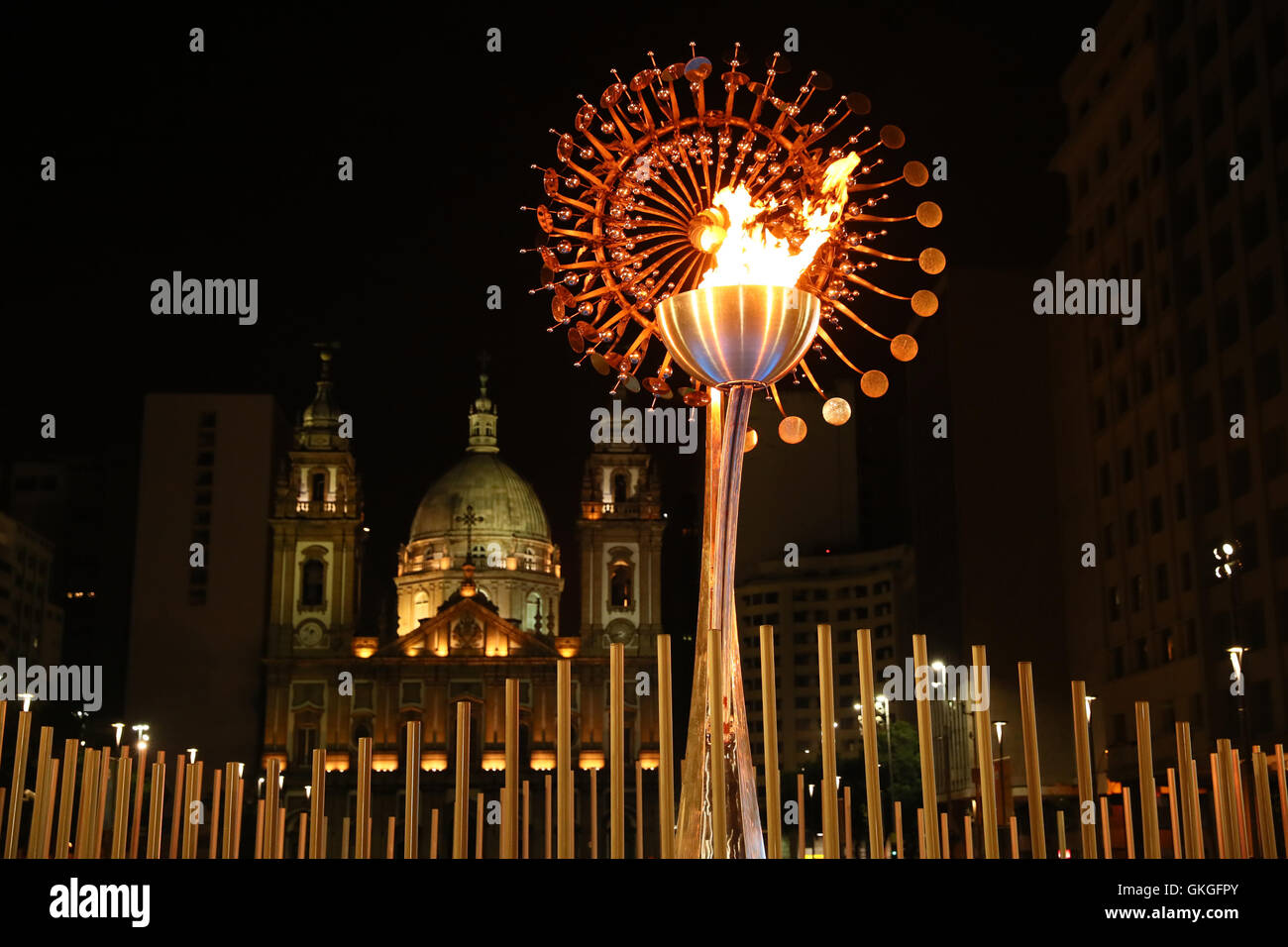 Fiamma Olimpica, 20 agosto 2016 : il Rio 2016 Giochi Olimpici di Rio de Janeiro in Brasile. Credito: Giovanni Osada AFLO/sport/Alamy Live News Foto Stock