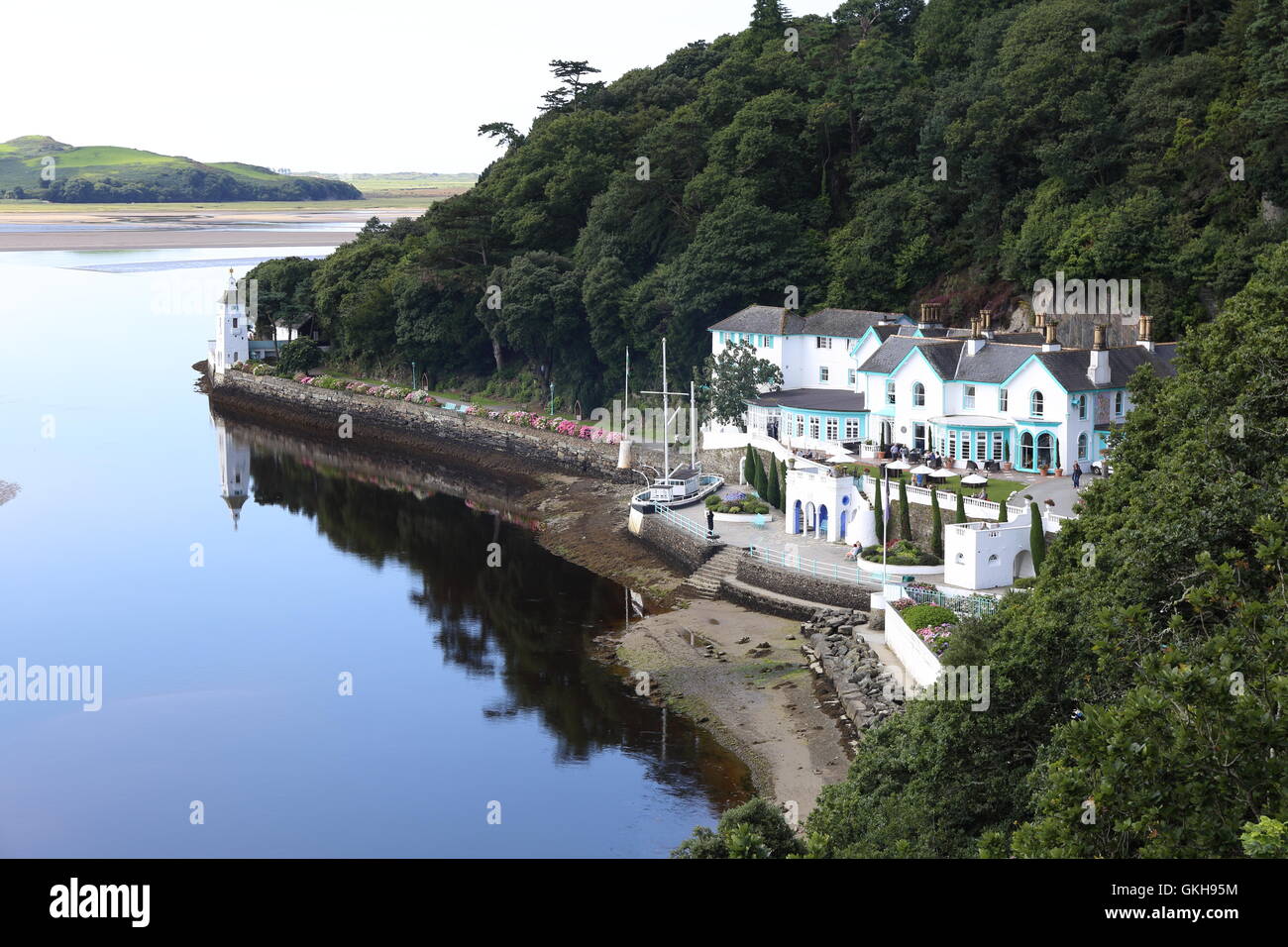 Il fantastico 'Italian' villaggio di Portmeirion noto come l'impostazione per l'iconica serie TV "prigioniero". Foto Stock