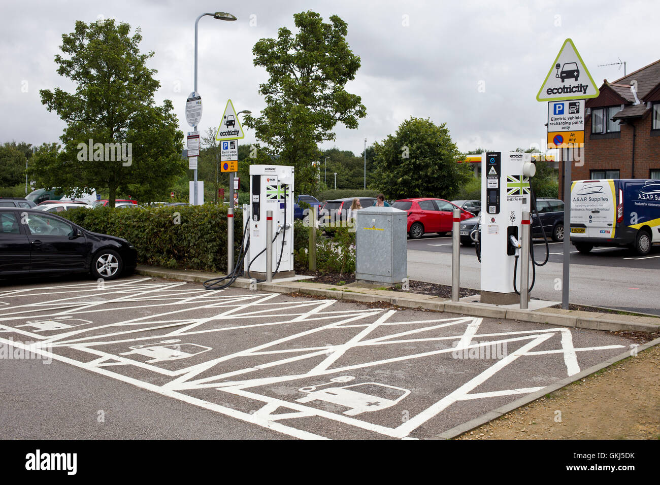 Eco elettricità stazione di ricarica a Chester Services Foto Stock
