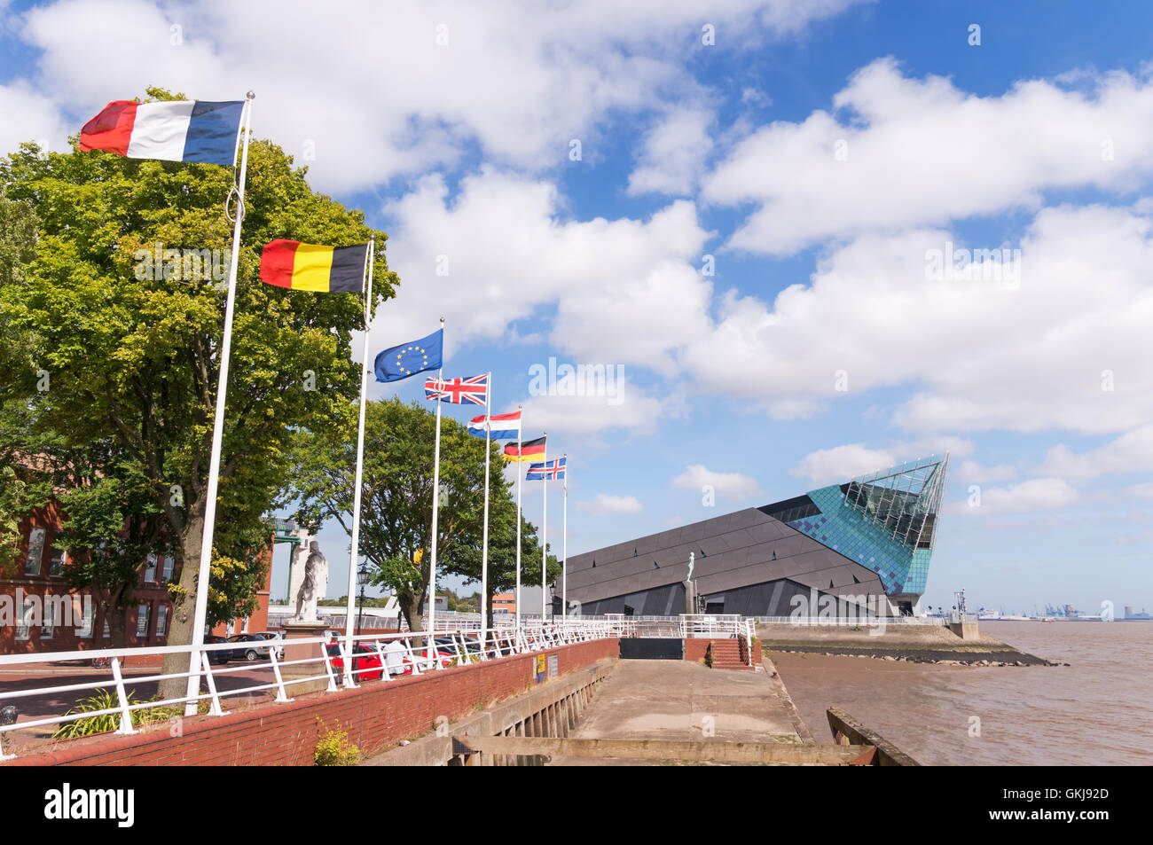 Kingston upon Hull riverside con il profondo acquario, nello Yorkshire, Inghilterra, Regno Unito Foto Stock