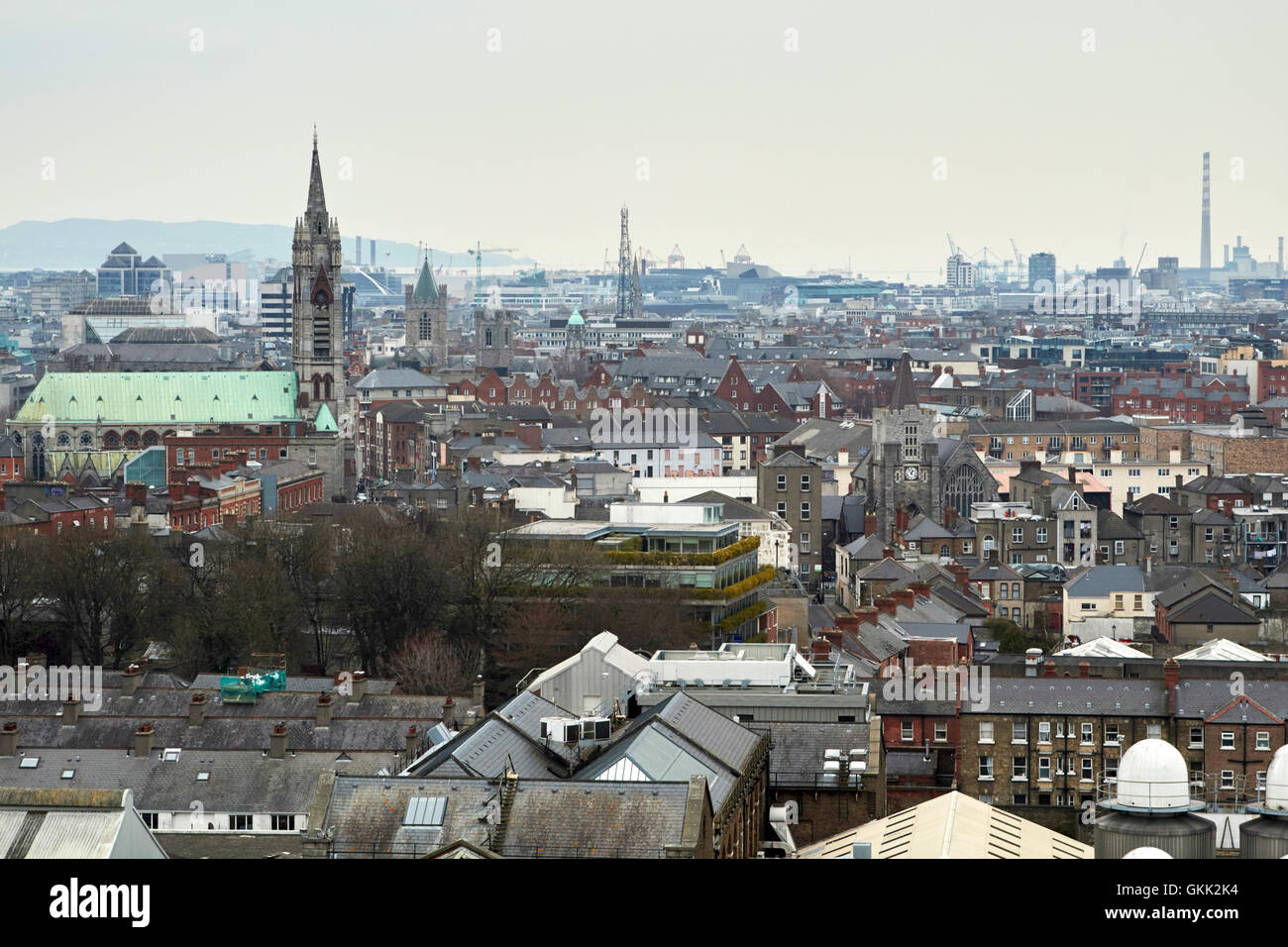 Vista dello skyline di oltre le libertà verso il centro della città di Dublino Irlanda Foto Stock