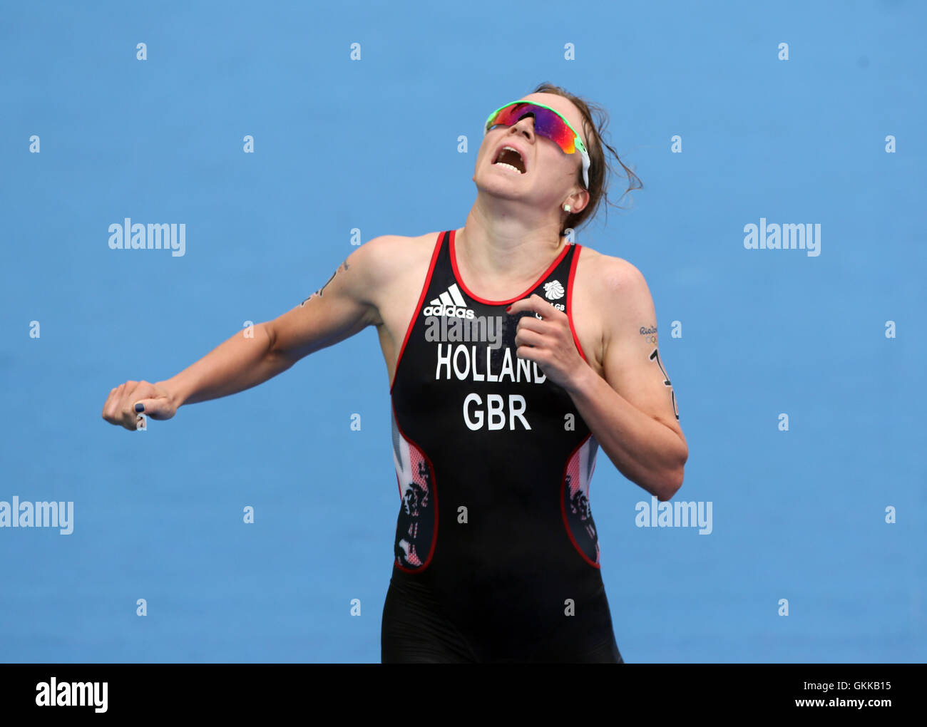 Gran Bretagna Vicky Holland termina terzo a seguito delle donne Triathlon il quindicesimo giorno del Rio Giochi olimpici, Brasile. Foto Stock