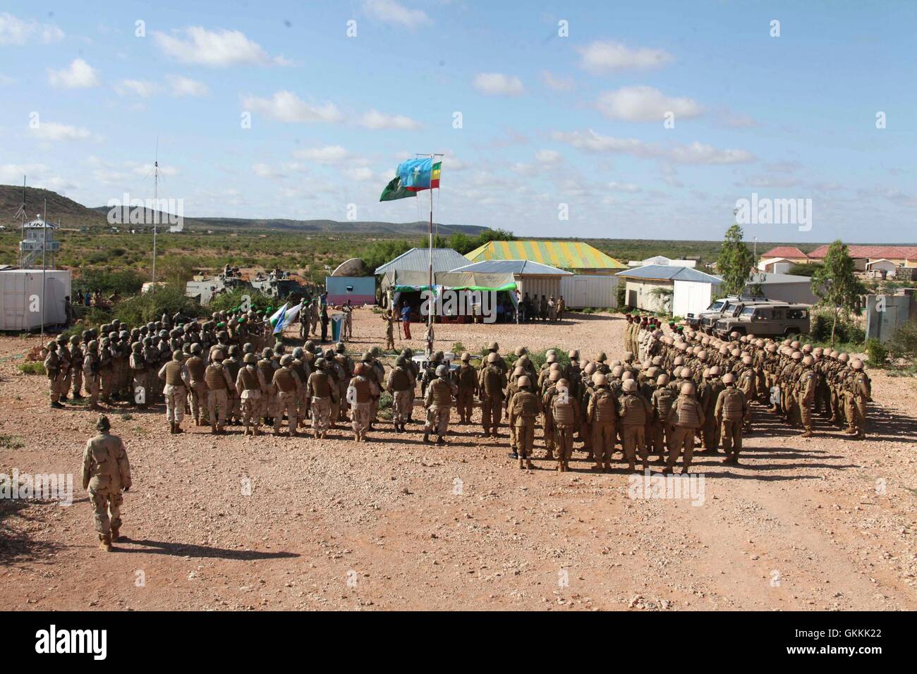AMISOM abitante del Gibuti i soldati in una sfilata per contrassegnare la trentottesima Forze Armate giorno nel settore 4 Beletweyne, south central Somalia il 06 giugno 2015. AMISOM foto / Mohamed Haji Foto Stock