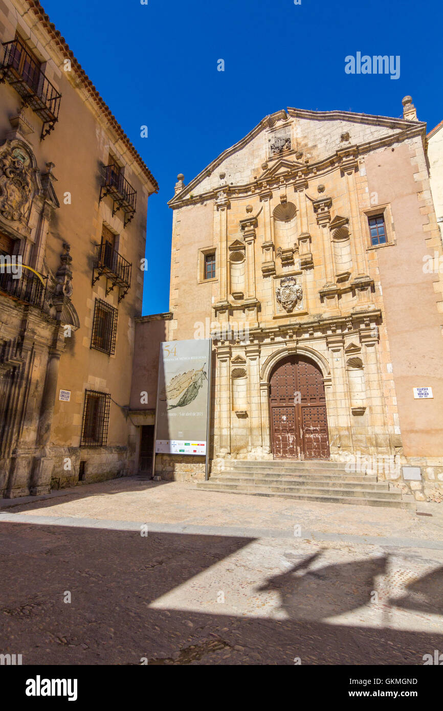 Tipiche le strade e gli edifici della famosa città di Cuenca, Spagna Foto Stock