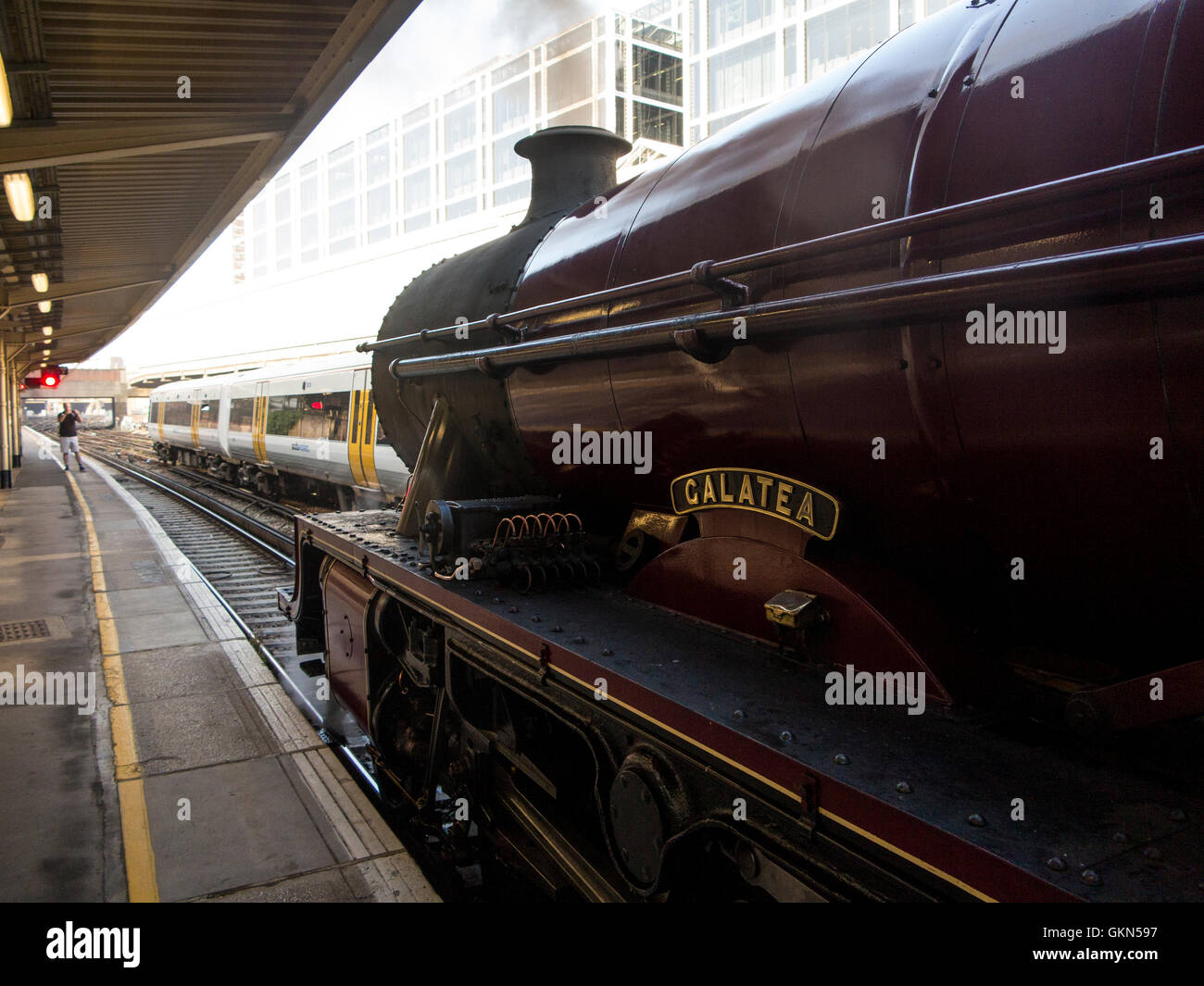 Stazione Victoria di Londra: l età d oro del vapore, LMS Giubileo Classe 5699 Galatea Agosto 2016 Foto Stock