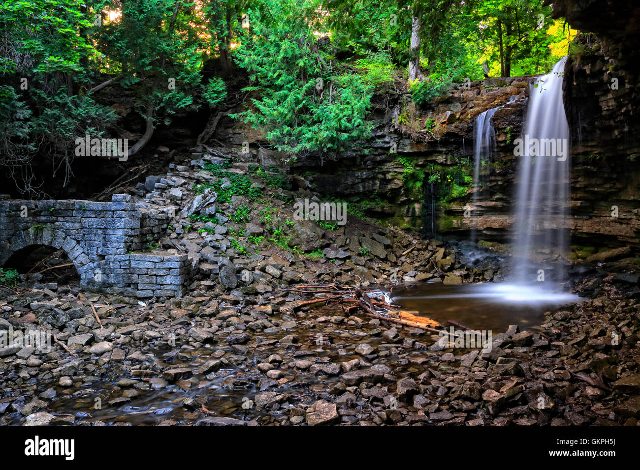 Lento movimento di Hilton Falls Area di conservazione nella regione di Halton, Ontario, Canada Foto Stock