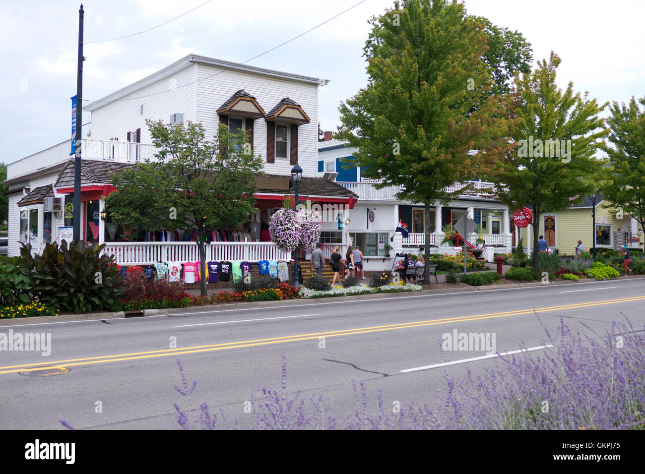 Strada e marciapiede in downtown Frankenmuth, Michigan. Foto Stock