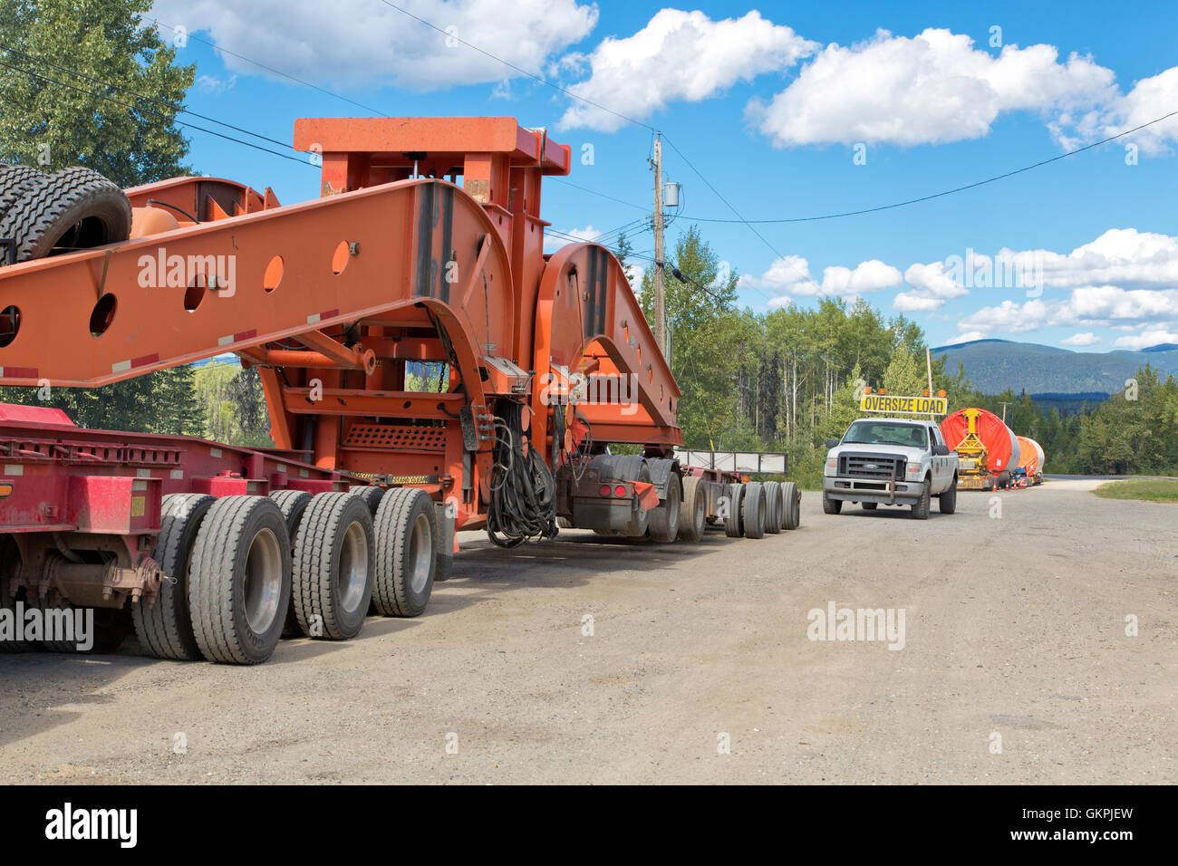 Trasportare le torri a turbina eolica, 'GE' , portare il veicolo, voce per Tumbler Ridge. Foto Stock