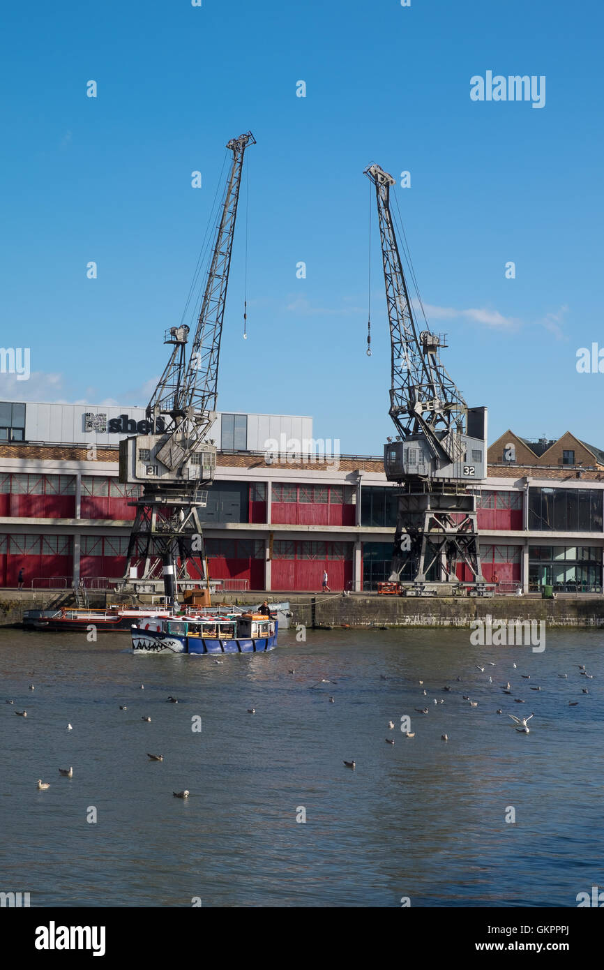 M capannone a Bristol docks, Inghilterra Foto Stock