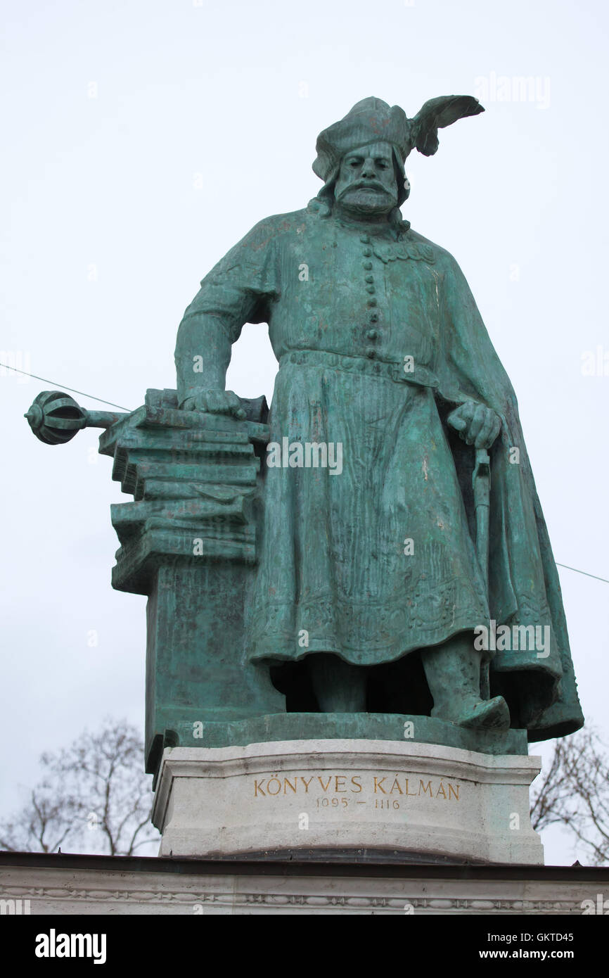 Coloman re di Ungheria. Statua di scultore ungherese Gyorgy Zala sul millennio monumento nella piazza degli Eroi in Budapest, Ungheria. Foto Stock