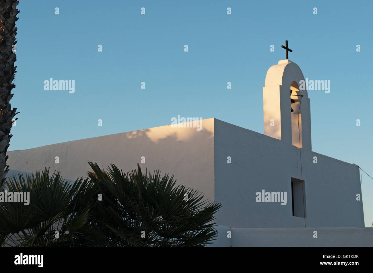 Formentera, isole Baleari: la chiesa parrocchiale di Pilar de La Mola, un antico edificio del XVIII secolo Foto Stock
