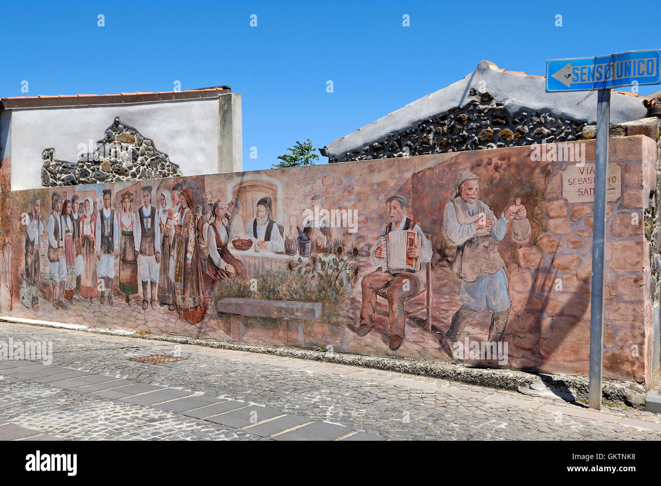 Murales, Tinnura, distretto di Oristano, Sardegna, Italia, Europa Foto Stock