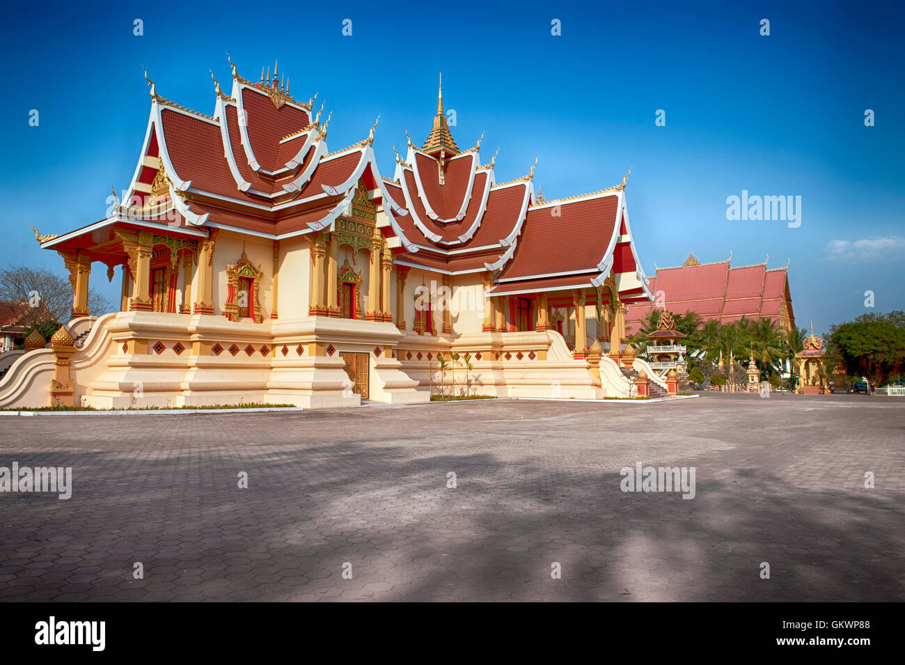 That Luang Stupa e Hor Dhammasapa, punto di riferimento di Vientiane, Repubblica democratica popolare del Laos Foto Stock