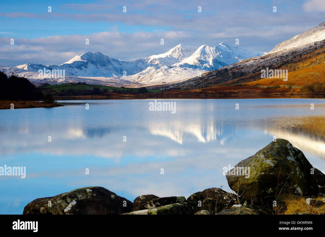 Snowdon visto da Llyn Mymber, Foto Stock