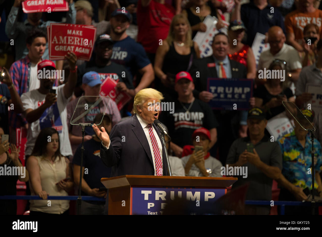 Austin, Texas, Stati Uniti d'America. 23 Ago, 2016. Il repubblicano candidato presidenziale Donald Trump parla di una campagna al rally di Contea di Travis Exposition Center di Austin, in Texas, il 23 agosto 2016. Credito: Scott W. Coleman/ZUMA filo/Alamy Live News Foto Stock