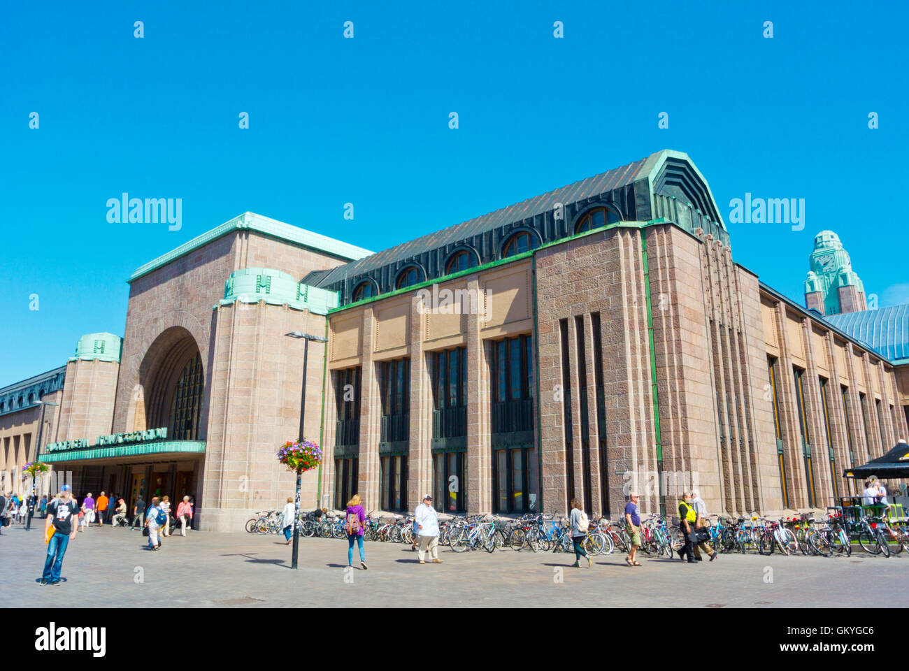 Rautatieasema, la principale stazione ferroviaria, progettata da Eliel Saarinen, Helsinki, Finlandia Foto Stock
