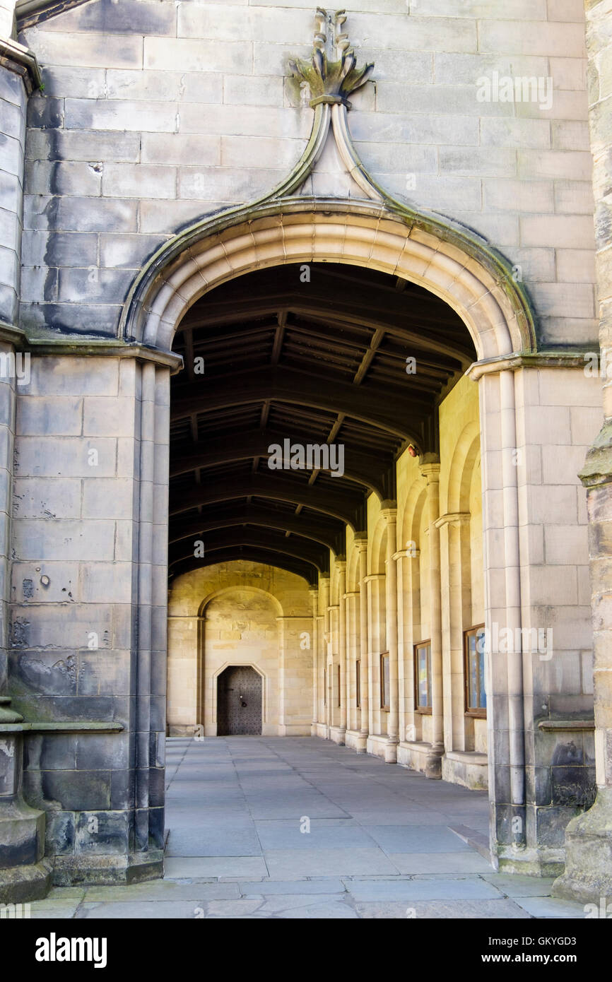 Archway in St Salvator's College Chapel chiostri architettura in Università di St Andrews Fife, Scozia, Regno Unito, Gran Bretagna Foto Stock