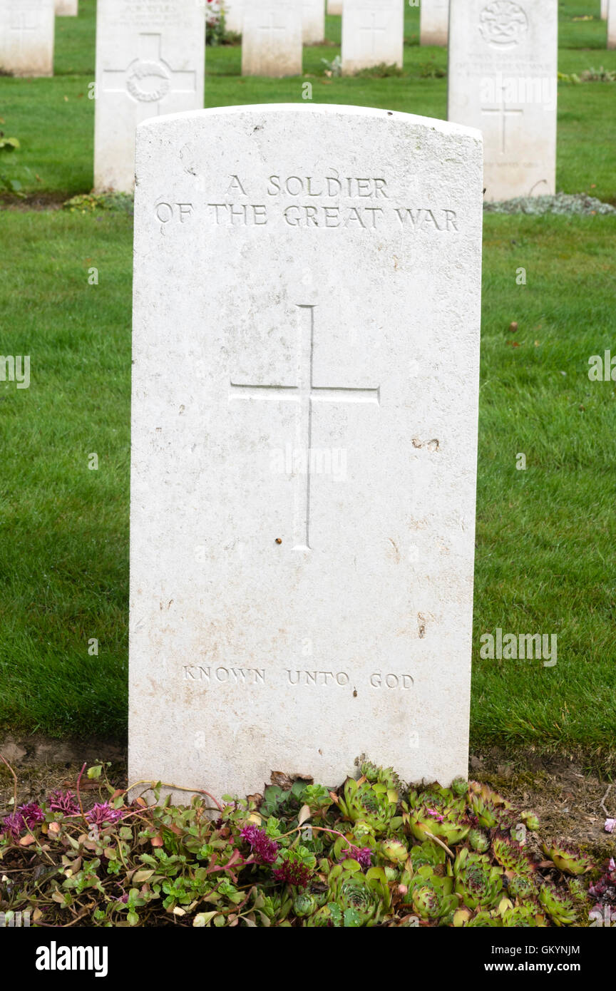 Un soldato della Grande Guerra note a Dio. la metà dei britannici morti in questa guerra non hanno conosciuto sepoltura. Foto Stock