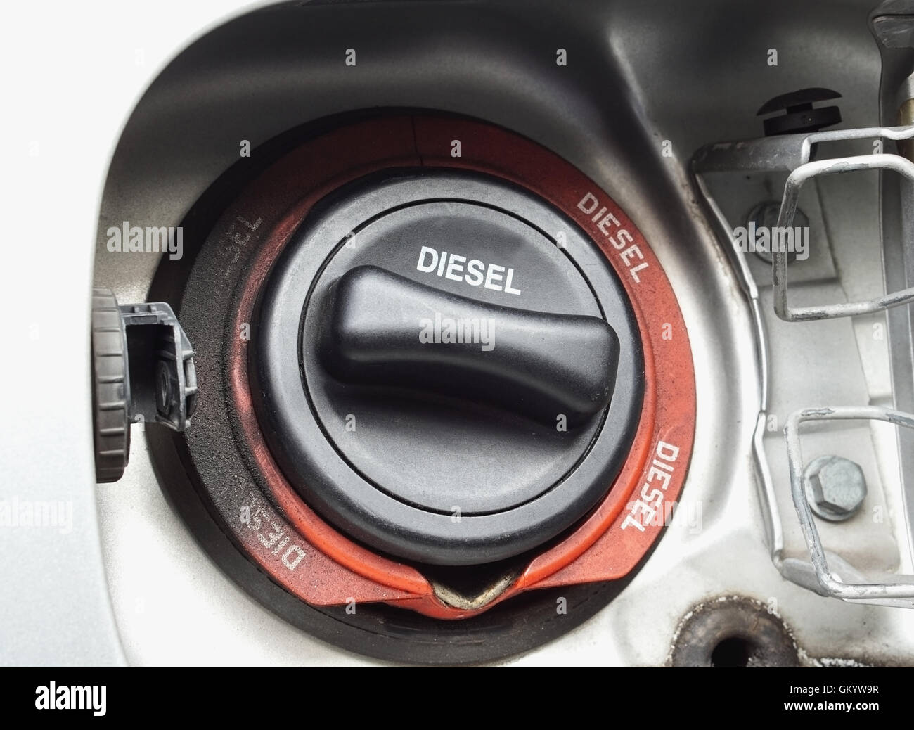 Close up della vettura diesel tappo bocchettone di rifornimento carburante Foto Stock