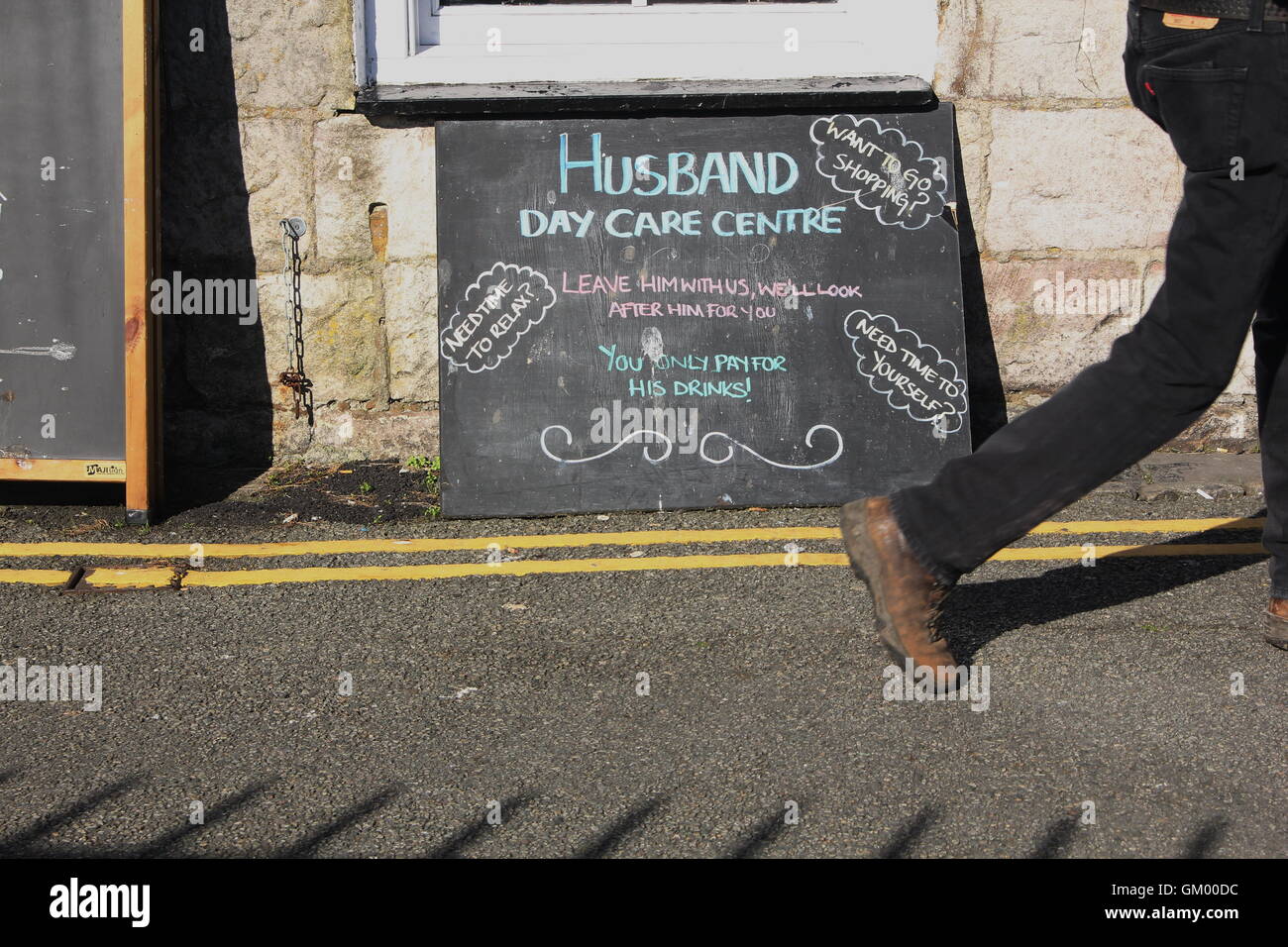 Funny segno da pub Albert a Caernarfon galles gran bretagna regno unito Foto Stock