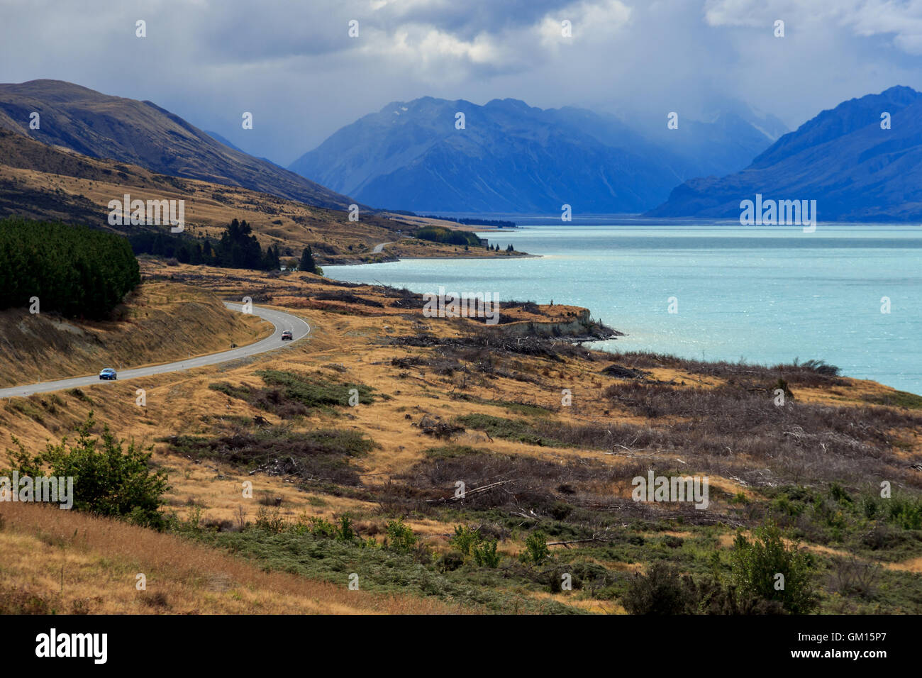 Brillanti acque blu del Lago Pukaki Foto Stock