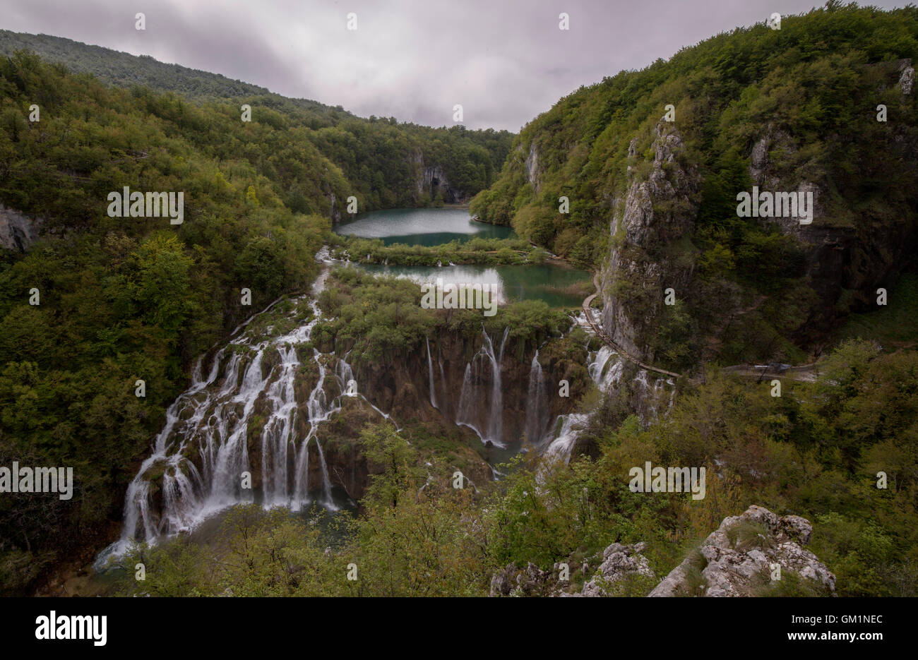 Bella vista aerea sul parco nazionale di Plitvice cascate Foto Stock
