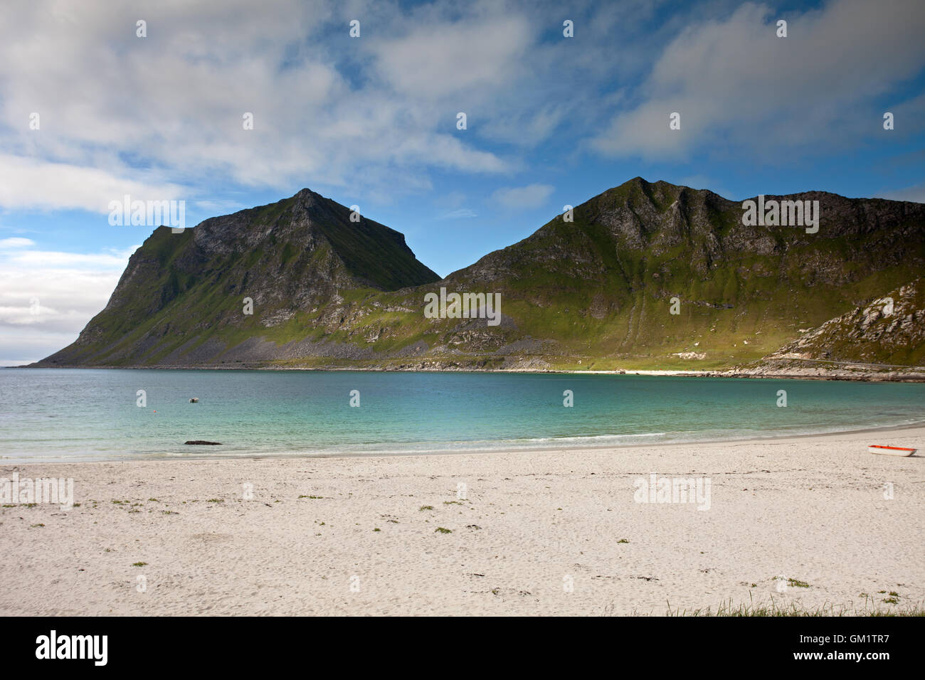 Vik Spiaggia: Mannen e altre montagne Foto Stock