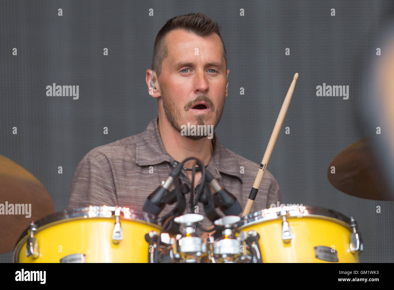 Neil Primrose di Travis al V Festival a Hylands Park,Chelmsford,Essex domenica agosto 21st. Foto Stock