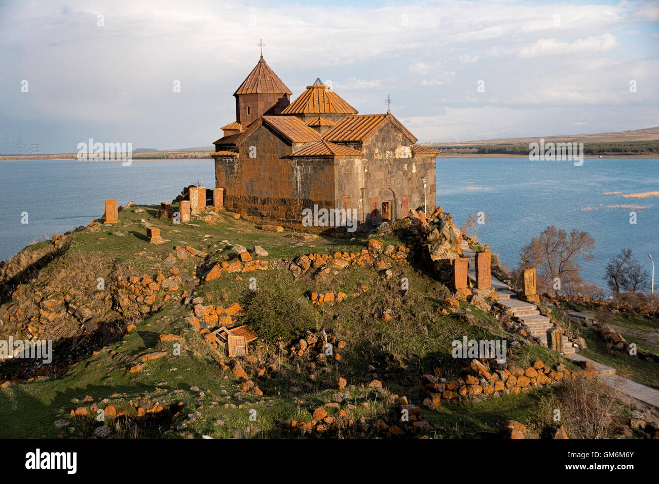 Monastero di Hayravank sulla riva del lago Sevan in Armenia. Foto Stock