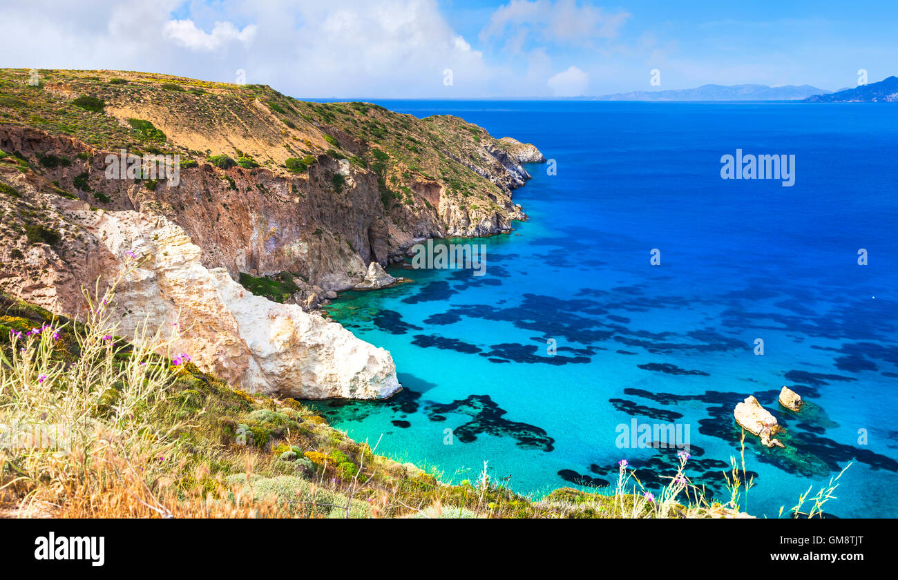 Wild belle spiagge delle isole Greche - Milos, Cicladi Foto Stock