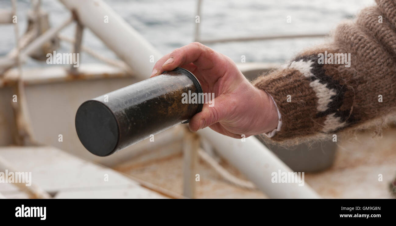 Le munizioni utilizzate per in caccia di balene di Minke Whale Hunt, Hrafnreydur KO-100, nave baleniera, Islanda Foto Stock