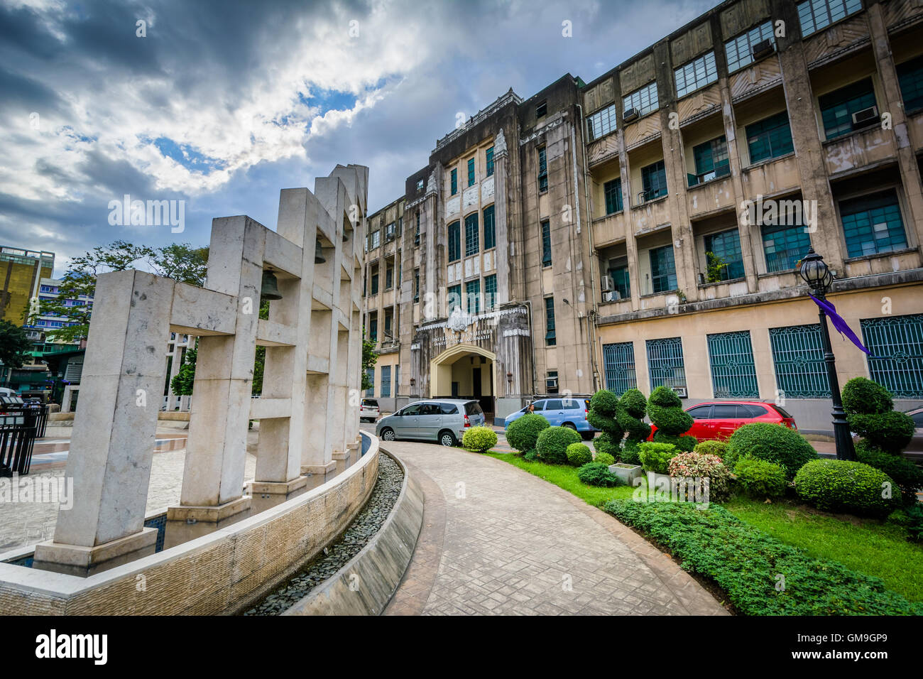 Edifici presso l Università di Santo Tomas, in Sampaloc, Manila, Filippine. Foto Stock