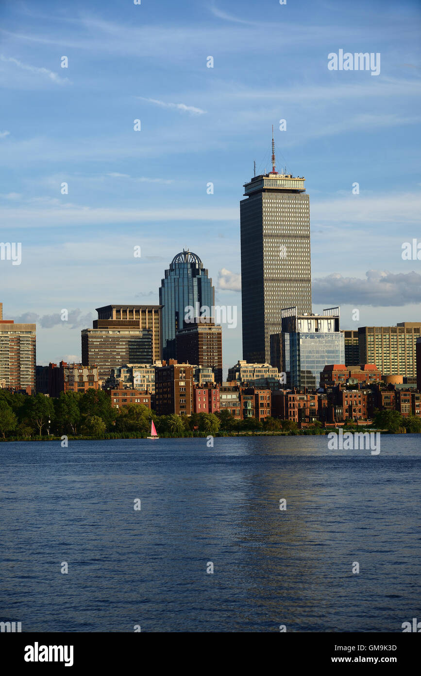 Massachusetts, Boston Back Bay, scena urbana con Charles river e piazza cosplay Foto Stock