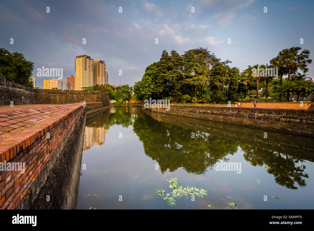 Il fossato al Forte Santiago, Intramuros, Manila, Filippine. Foto Stock