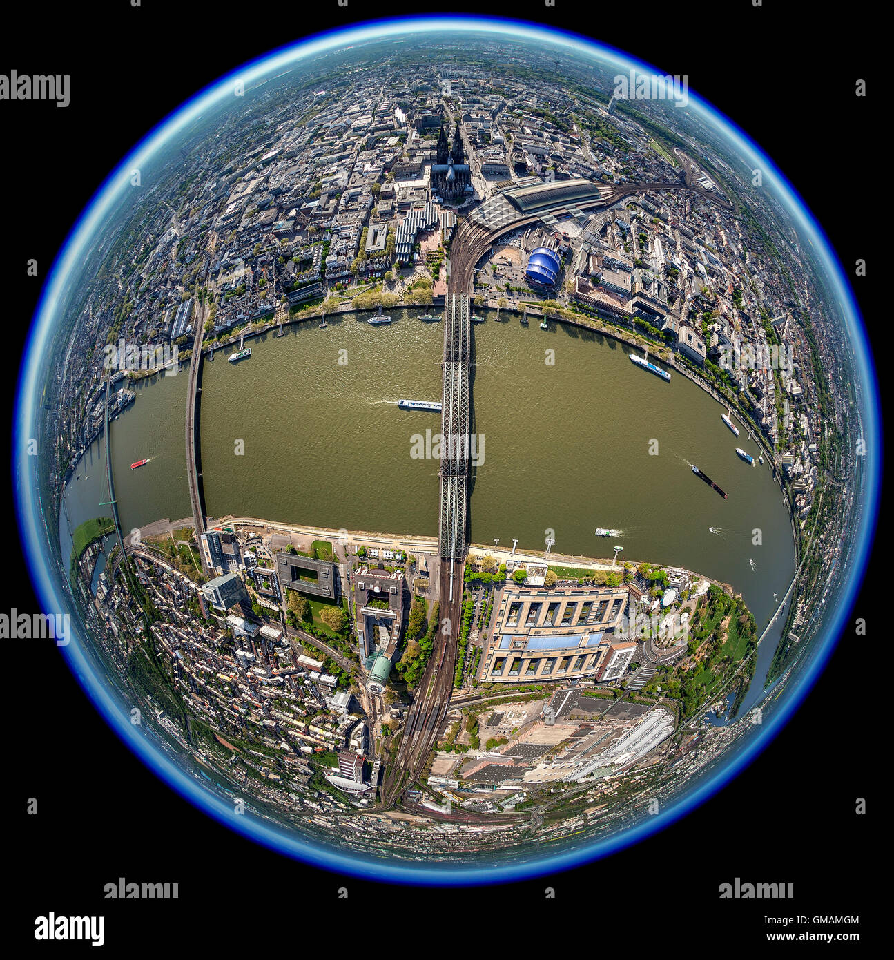 Vista aerea, fisheye immagine di Colonia con Reno, Messe Köln Philharmonie di Colonia, Museo Ludwig, la cattedrale di Colonia, Colonia Foto Stock
