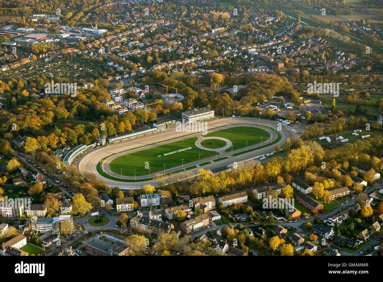 Vista aerea, nuovo sviluppo residenziale del trotto ippodromo di Dinslaken, Dinslaken, Ruhr, Germania, Europa, vista aerea Foto Stock