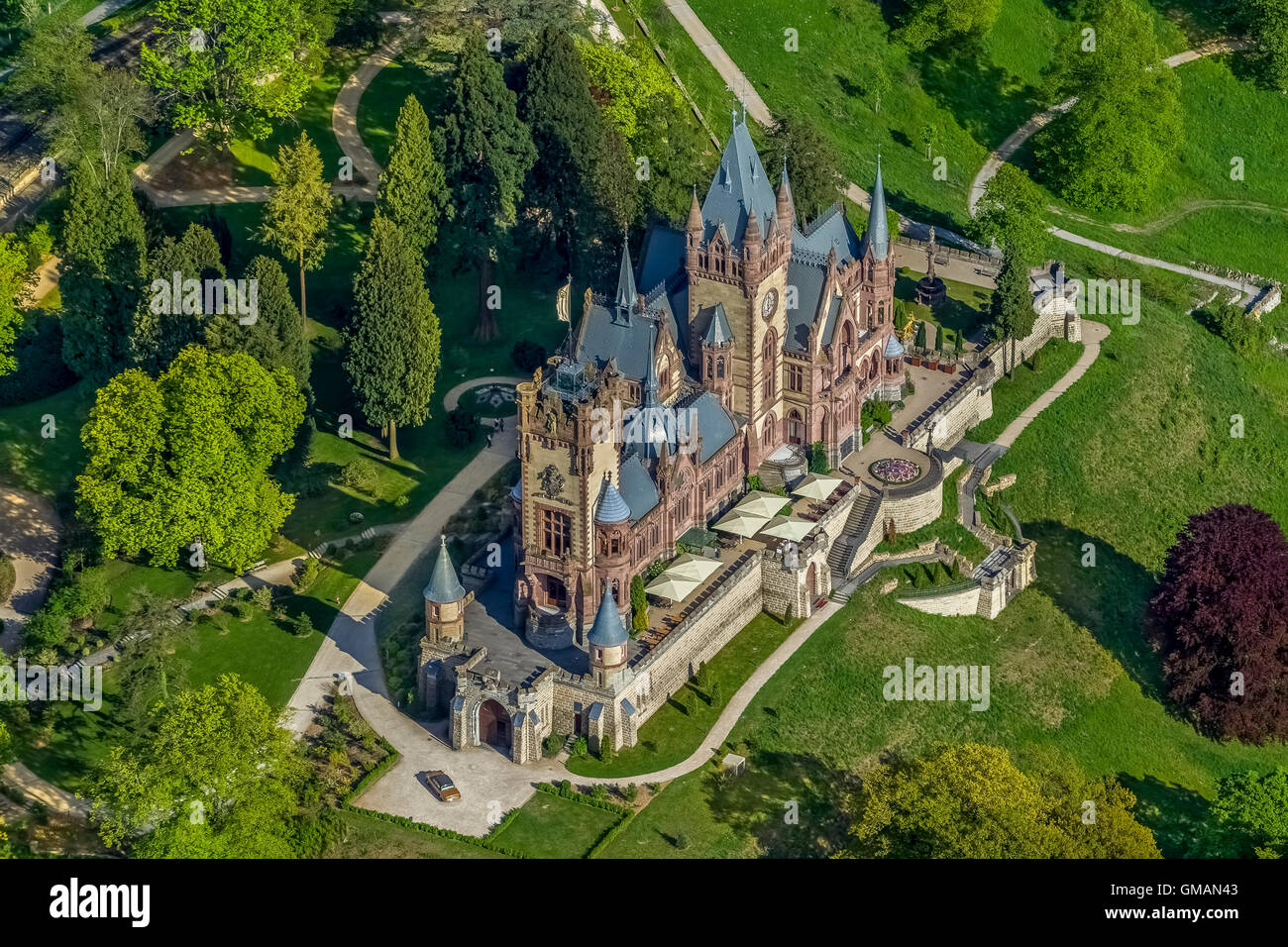 Vista aerea, castello Schloss Drachenburg, Renania settentrionale-Vestfalia Foundation la natura, la storia e la cultura locale cura, Valle del Reno, Foto Stock