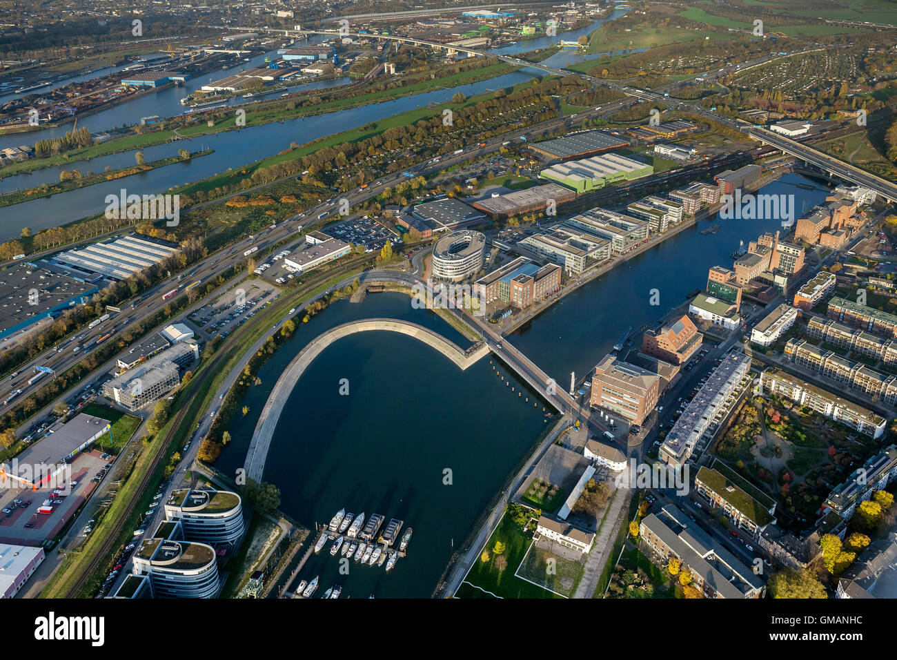 Vista aerea, cinque barche, Alltours sede presso il porto interno euro gate, vista aerea di Duisburg, Ruhr Duisburg, Foto Stock
