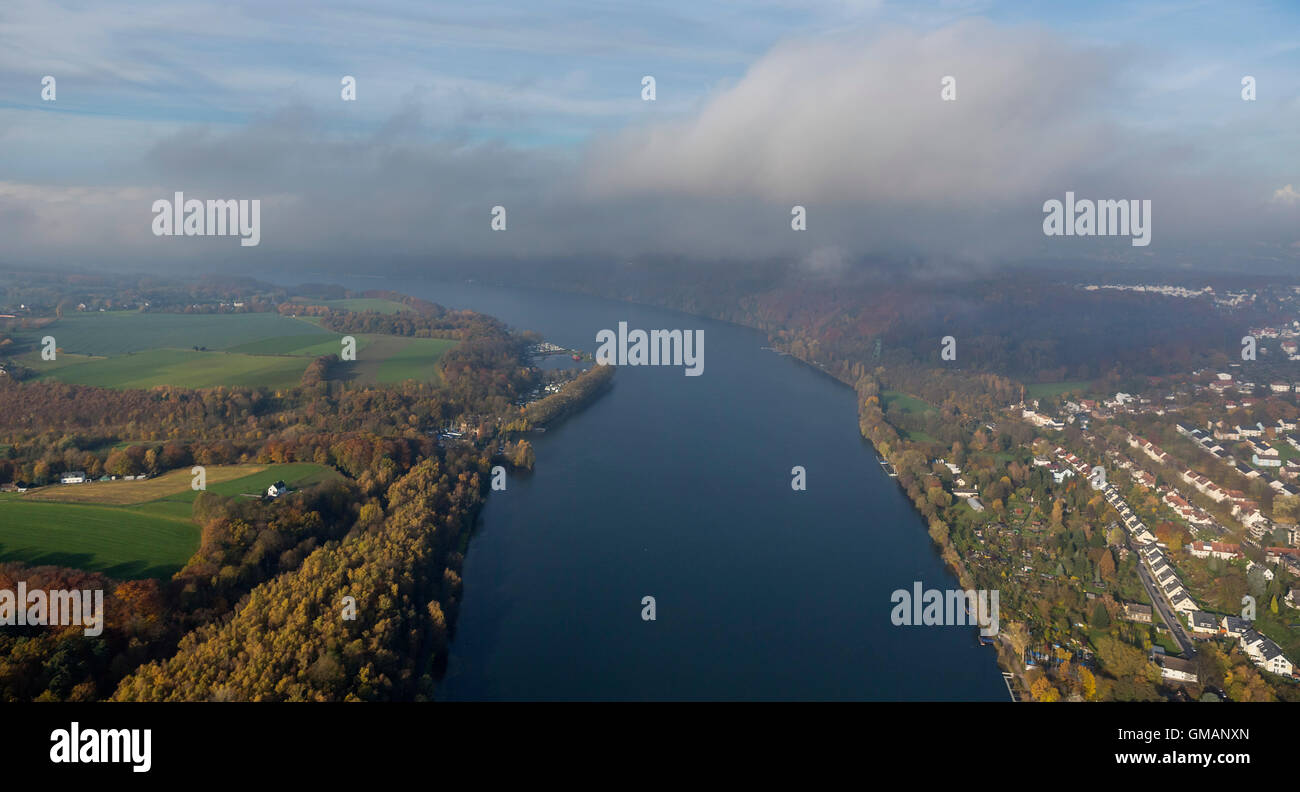 Vista aerea, basse nuvole sopra il lago Baldeneysee tra Heisingen e Fischlaken, autunnale di nuvole sopra il cibo, la zona della Ruhr, Foto Stock