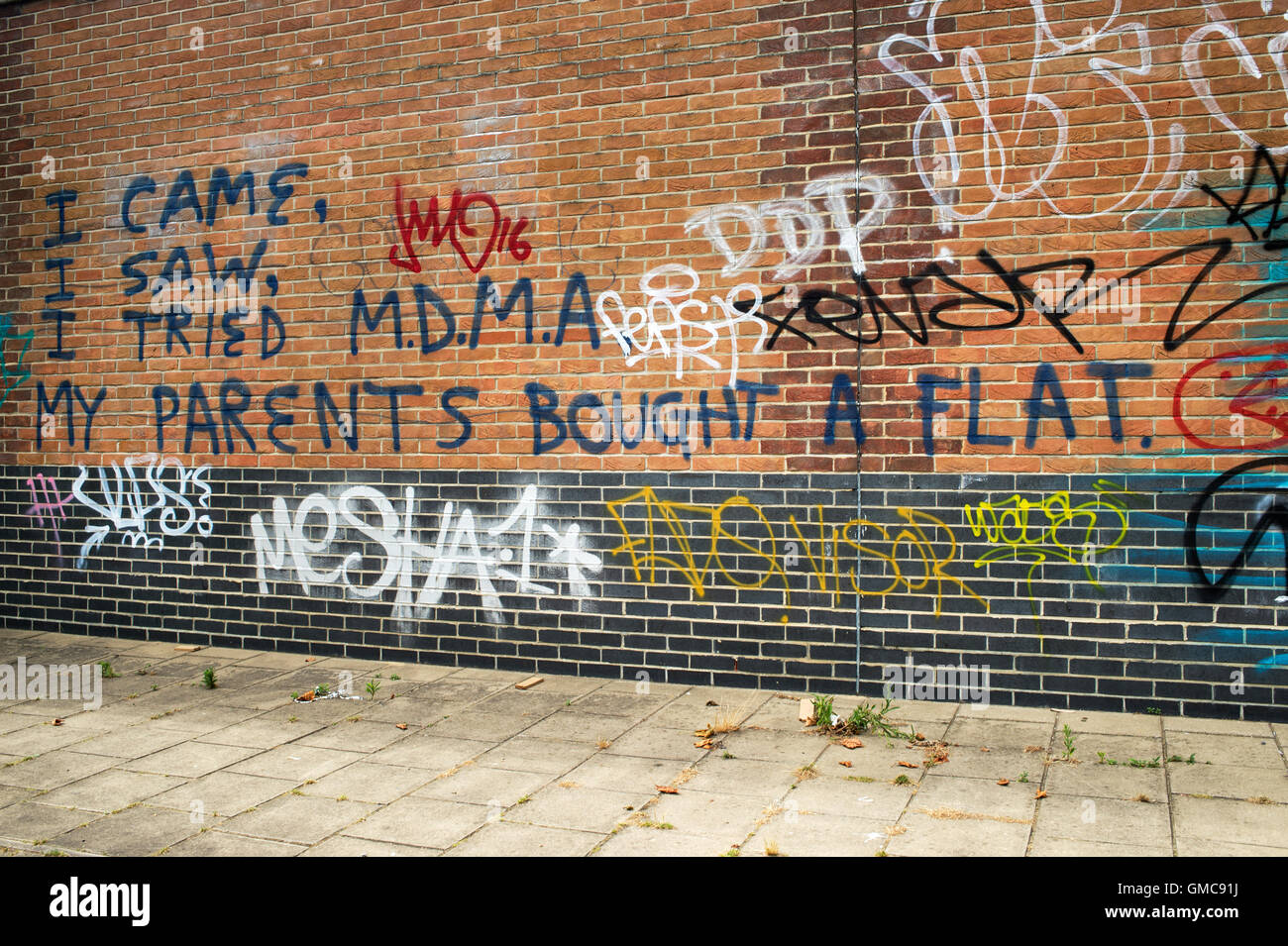 Hackney. Graffiti beffardo nuovi arrivi alla zona. Si dice "Io sono venuto, ho visto che ho cercato di MDA. I miei genitori hanno acquistato un piatto'. Foto Stock