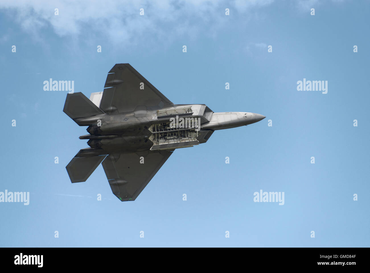 Lockheed Martin F-22 Raptor stealth fighter visualizza le sue armi aperta baia al 2016 RIAT a RAF Fairford Foto Stock