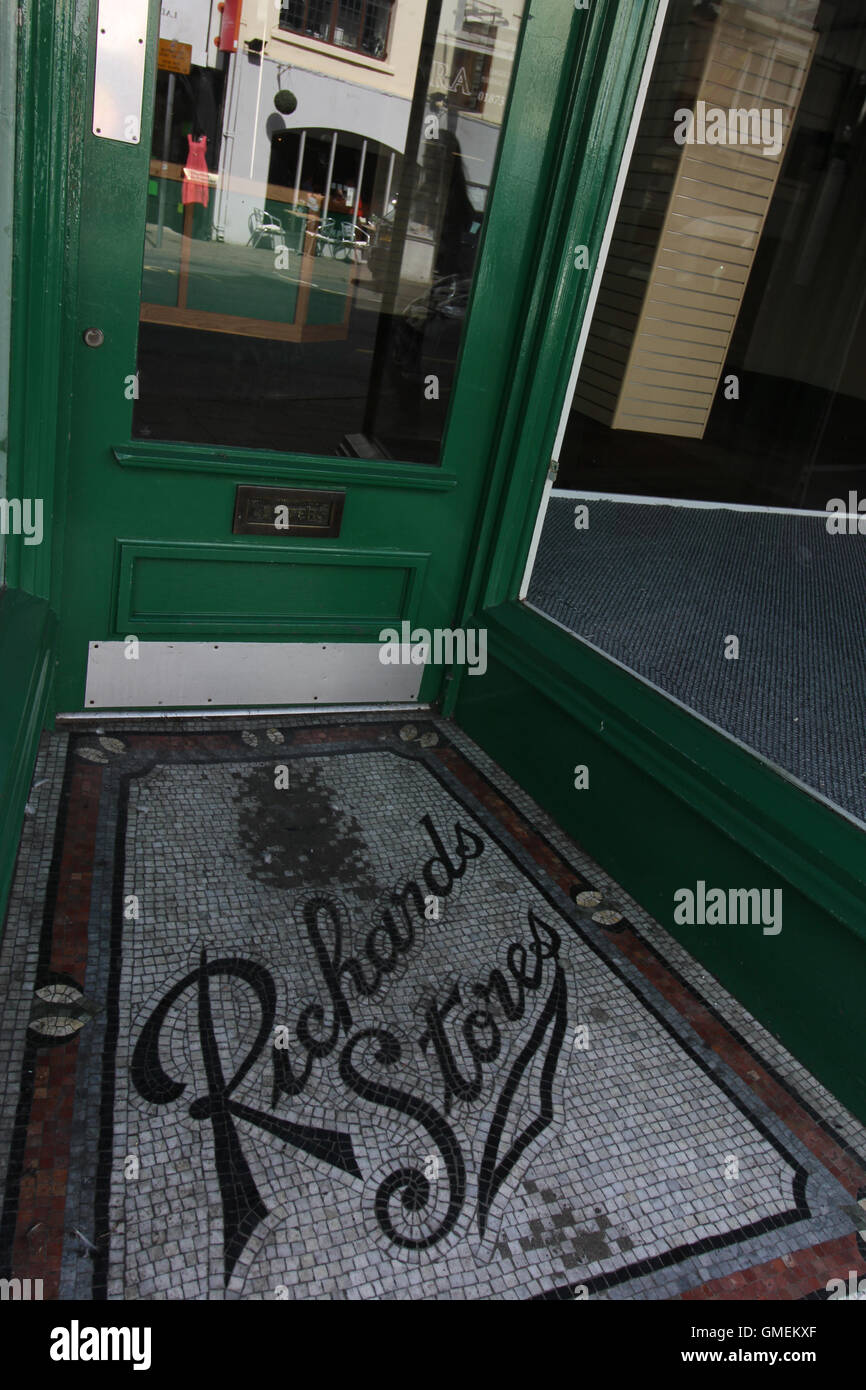 Richards memorizza Abergavenny - chiuso shop Foto Stock