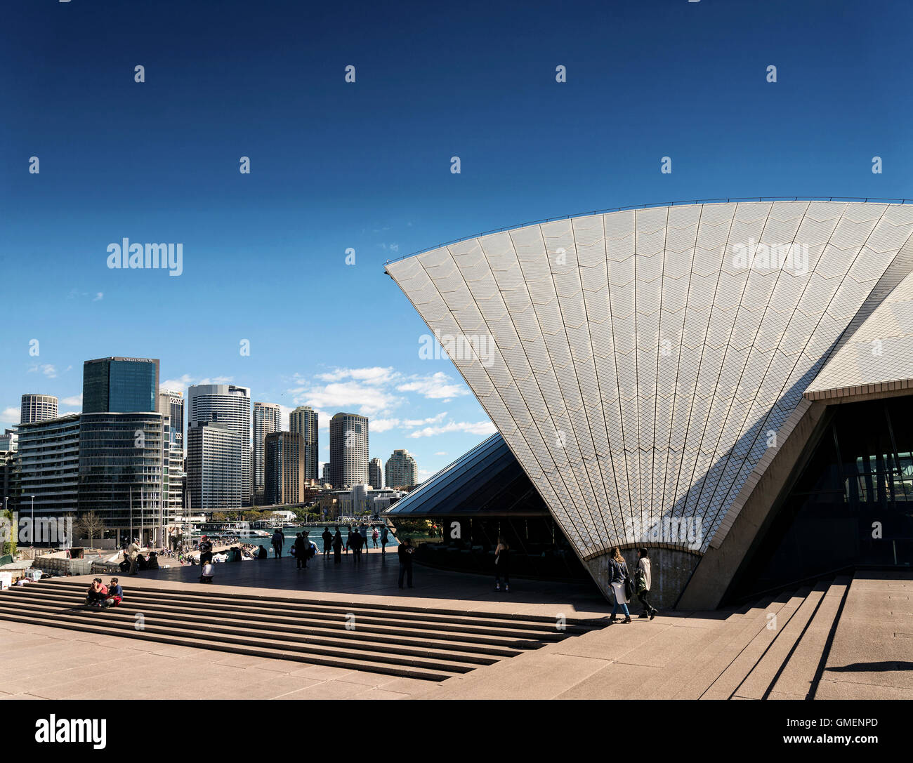 Sydney Opera House e il punto di riferimento centrale e dello skyline di CBD in australia sulla giornata di sole Foto Stock