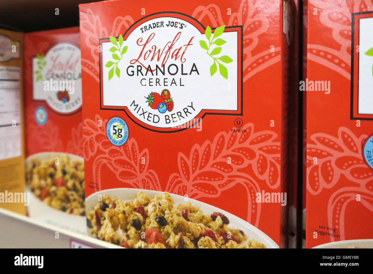 A basso contenuto di grassi granola, Trader Joe's Specialty Fruttivendolo, NYC Foto Stock