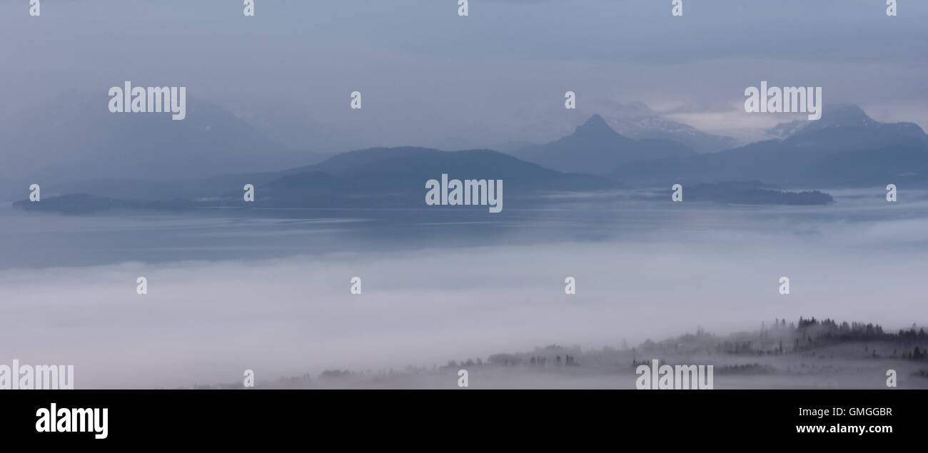 Nebbia spazia in Kachemak Bay da Insenatura Cook Foto Stock
