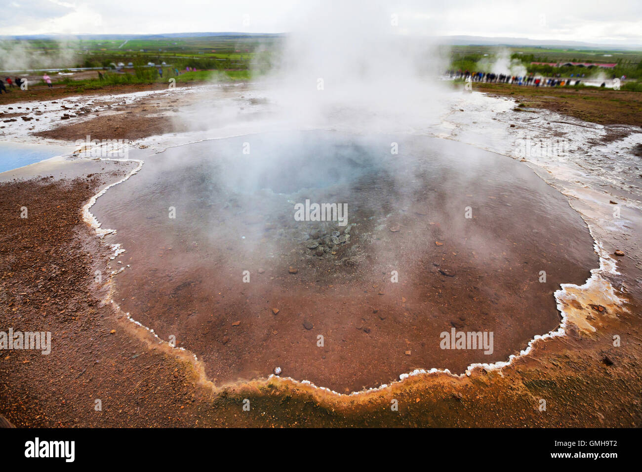 Minerali primavera calda Blesi in Haukadalur geyser valley, Islanda Foto Stock