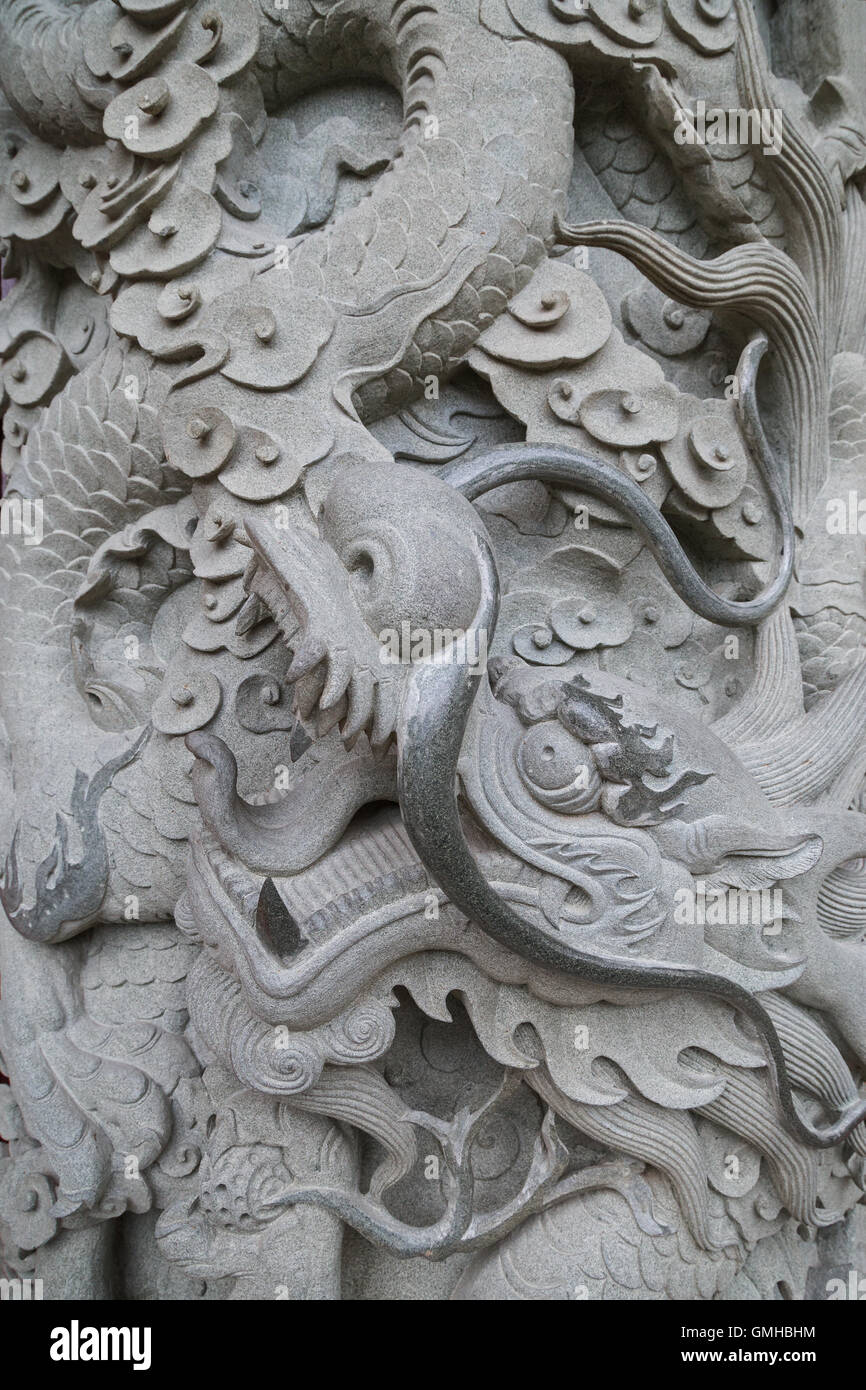 Close-up di pietre decorate colonna al Monastero Po Lin sull'Isola di Lantau in Hong Kong, Cina. Foto Stock