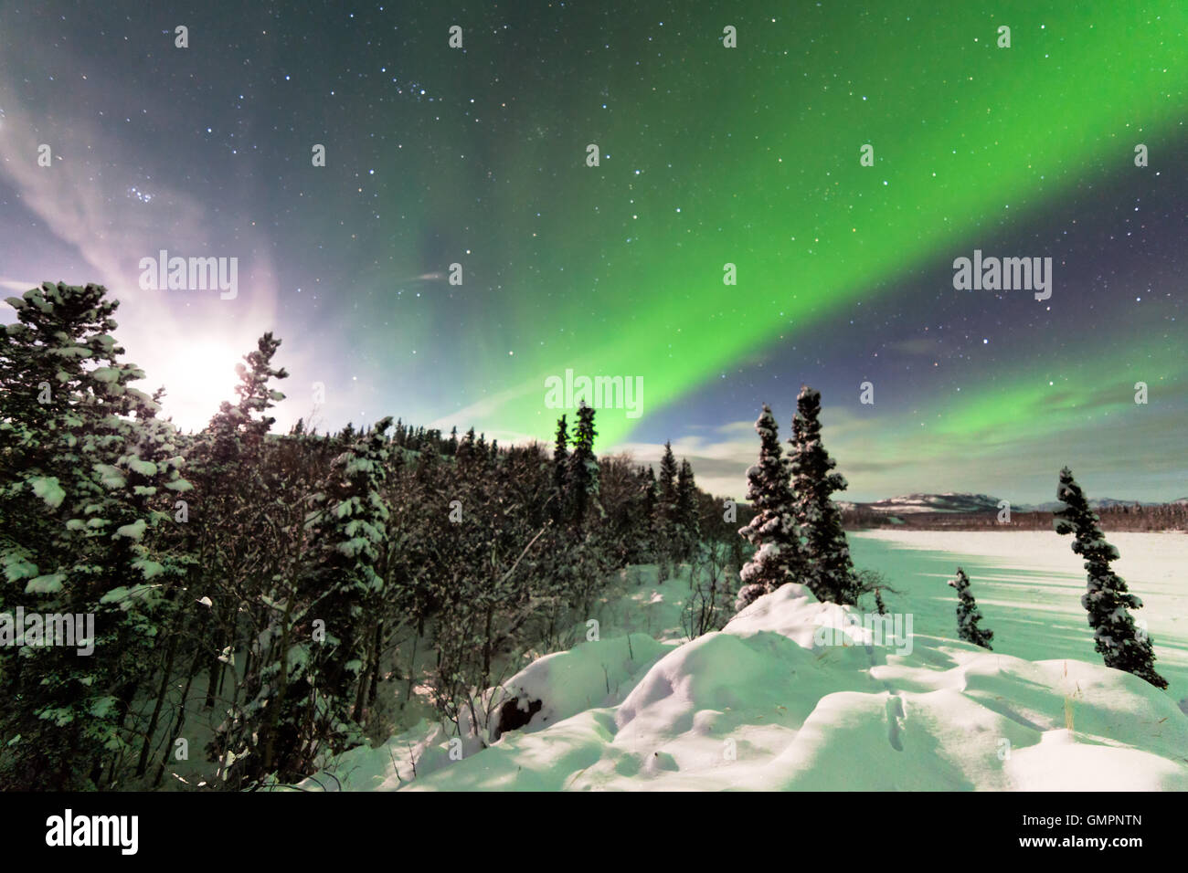Display intenso di Northern Lights Aurora boreale Foto Stock